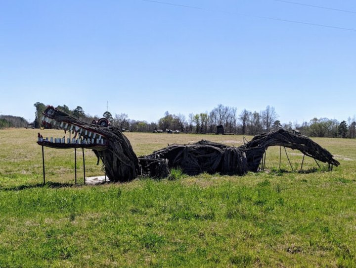 There Are Giant Whimsical Sculptures Hiding At Bird's Farm In Alabama, Just Like Something Out Of A Storybook