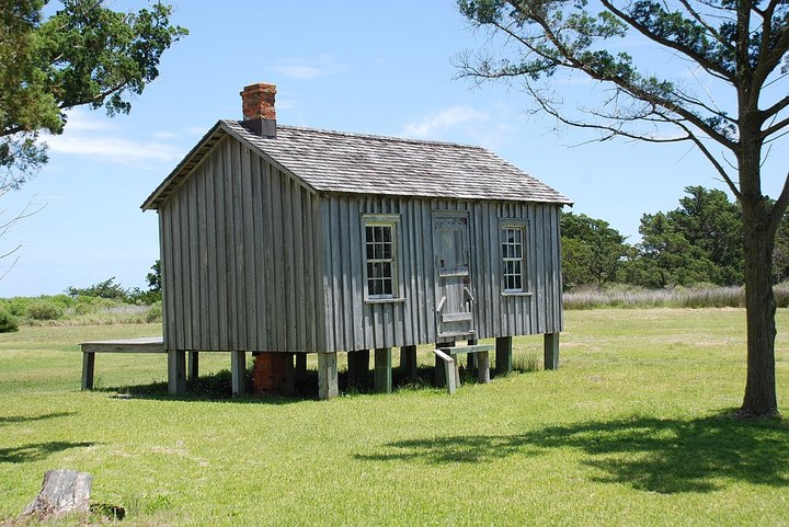 The North Carolina Ghost Town And Island That's Perfect For A Day Trip