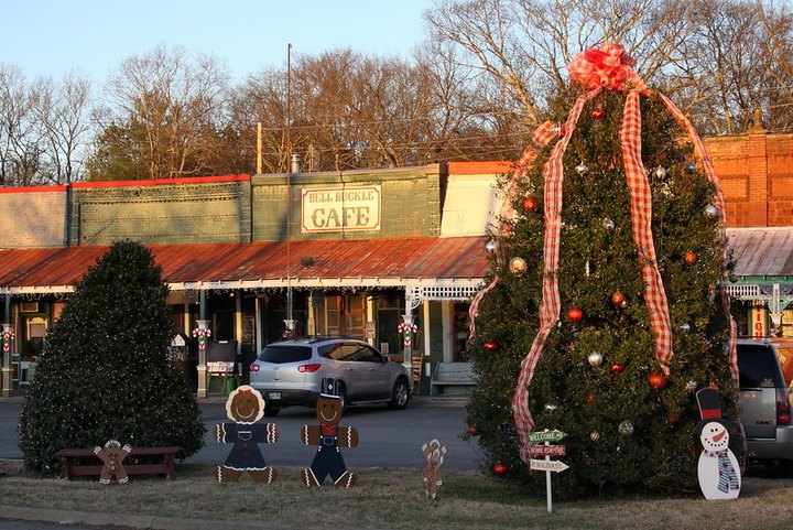 The Bell Buckle Cafe Is A Little-Known Tennessee Restaurant That's In The Middle Of Nowhere, But Worth The Drive