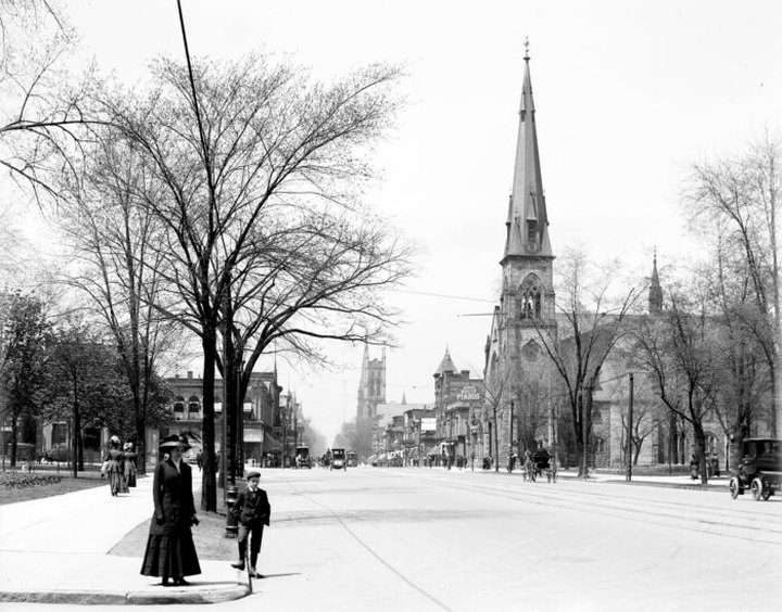 10 Then And Now Photos In Detroit That Show Just How Much It Has Changed
