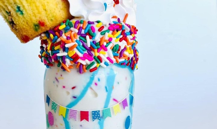 The Crazy Milkshake Bar Coming To Maryland That's Piled-High With Goodness