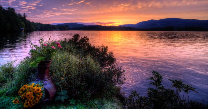There's Something Magical About These 10 New York Lakes In The Summer