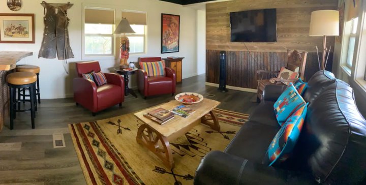 This Airbnb On An Animal Sanctuary In Arizona Is One Of The Coolest Places To Spend The Night