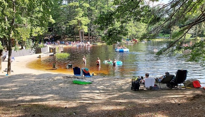 The Most Scenic Lake In New Hampshire Is Perfect For A Year-Round Vacation