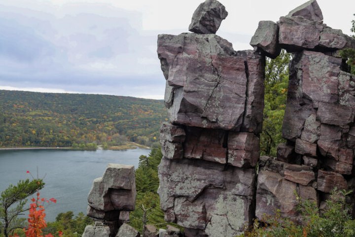 With Stunning Views And Rock Formations, The Little-Known Devil's Doorway Trail In Wisconsin Is Unexpectedly Maicgical
