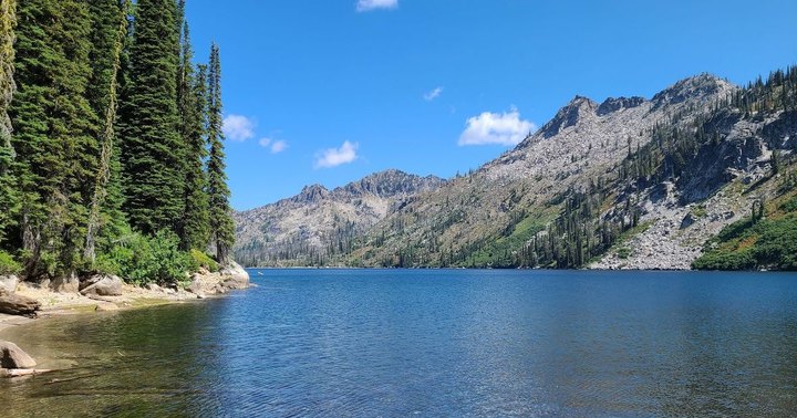 Few People Know There’s A Mystical Lake And Beach Hidden In An Idaho Forest