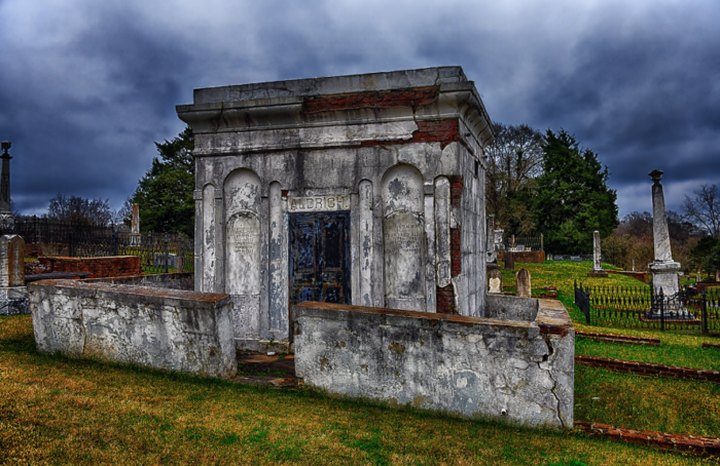 One Of The Most Haunted Cemetery's In Mississippi Is Also The Most Beautiful