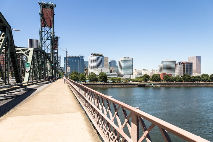 Built In 1910, Oregon's Hawthorne Bridge Is The Oldest Vertical Lift Bridge In Operation In America