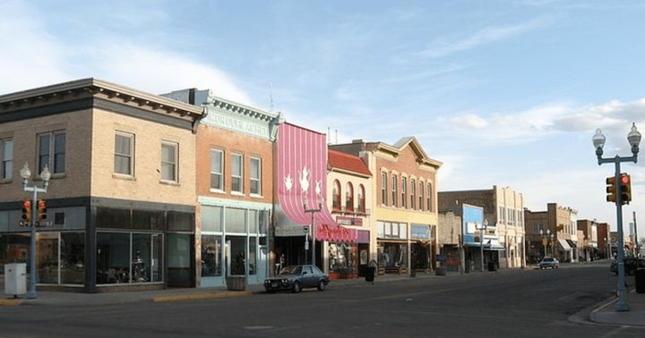14 Reasons To Drop Everything And Move To This One Wyoming City