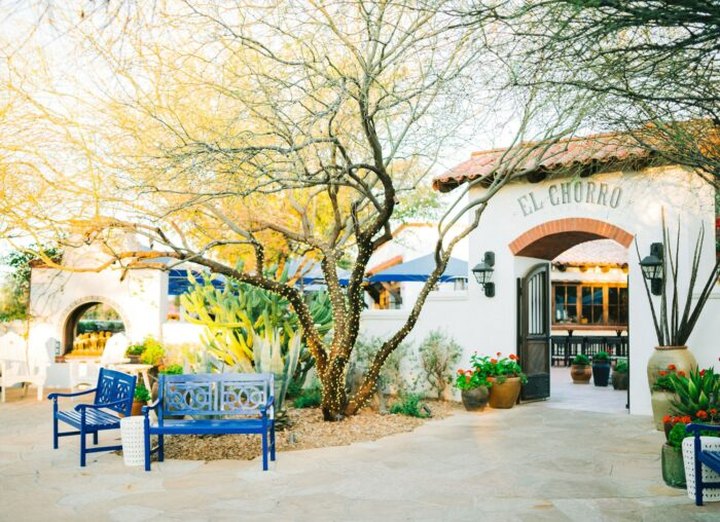 One Of The Oldest Restaurants In Arizona's Paradise Valley Is A Culinary Masterpiece