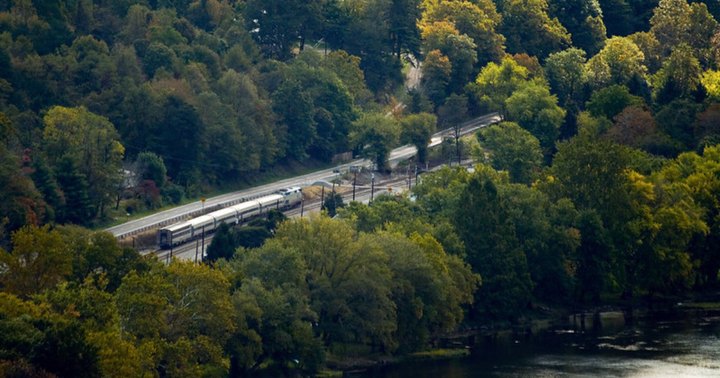 Take This Fall Foliage Train Ride Through Virginia For A One-Of-A-Kind Experience