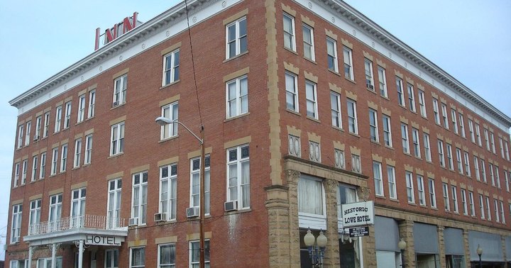 Stay Overnight In A 120-Year-Old Hotel That's Said To Be Haunted At The Lowe Hotel In West Virginia