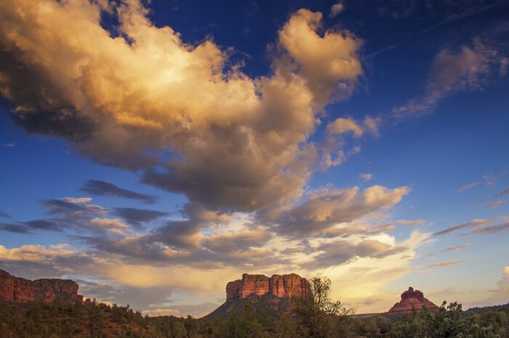 Oak Creek Canyon, Arizona, Is Home To One Of The Best Hikes In The U.S. (And We Did It)