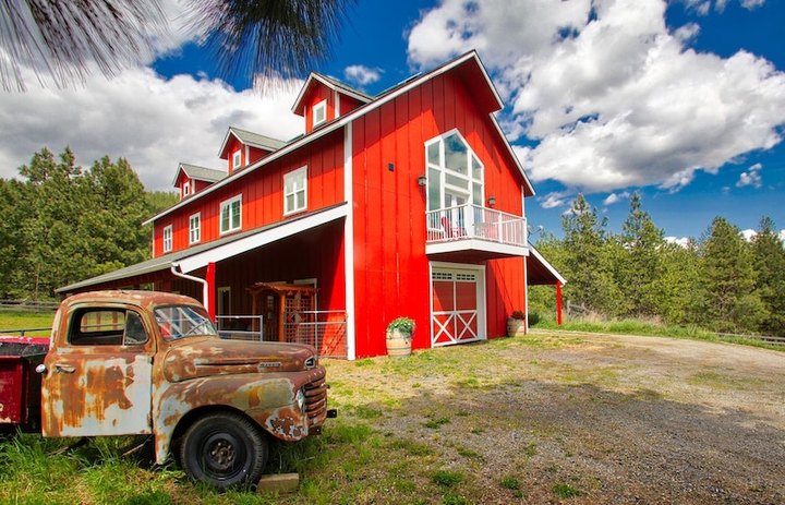 A Night In This Cozy Barn Loft In Idaho Is The Closest You'll Get To A Stay Down On The Farm
