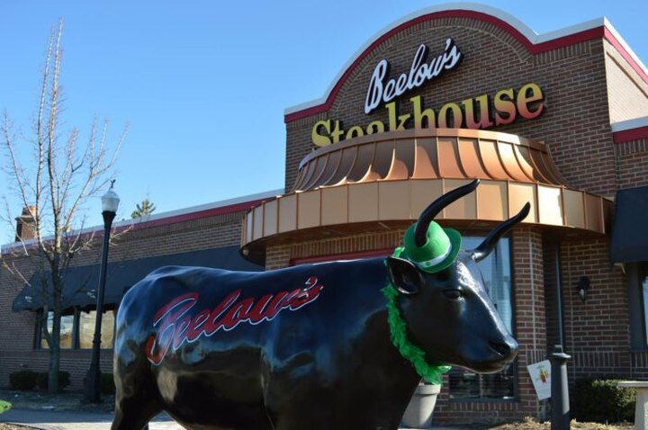 People Drive From All Over Illinois To Eat At This Legendary Steakhouse