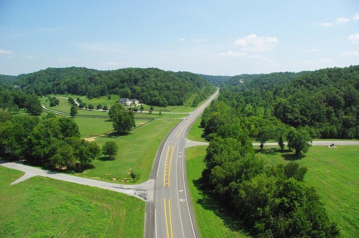 Natchez Trace Parkway Practically Runs Through All Of Mississippi And It's A Beautiful Drive