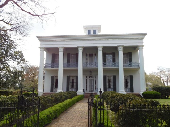 The Haunted House Museum In Alabama Both History Buffs And Ghost Hunters Will Love