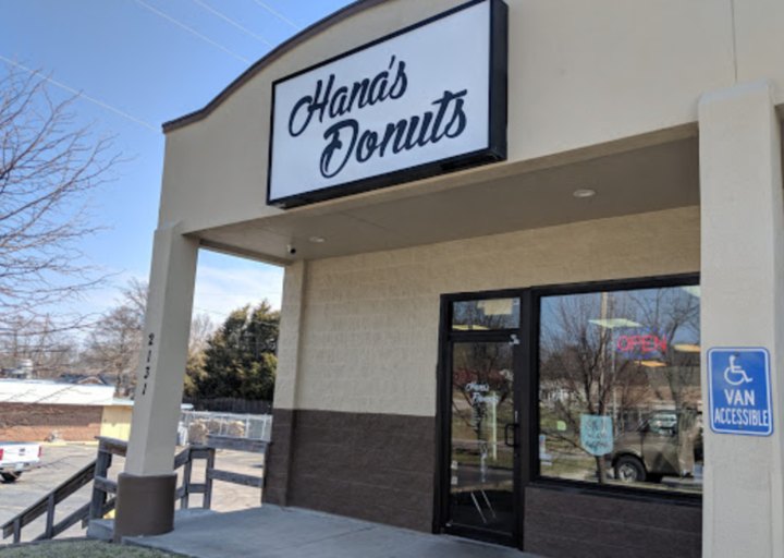 It's Worth It To Drive Across Kansas Just For The Donuts At Hana's Donuts