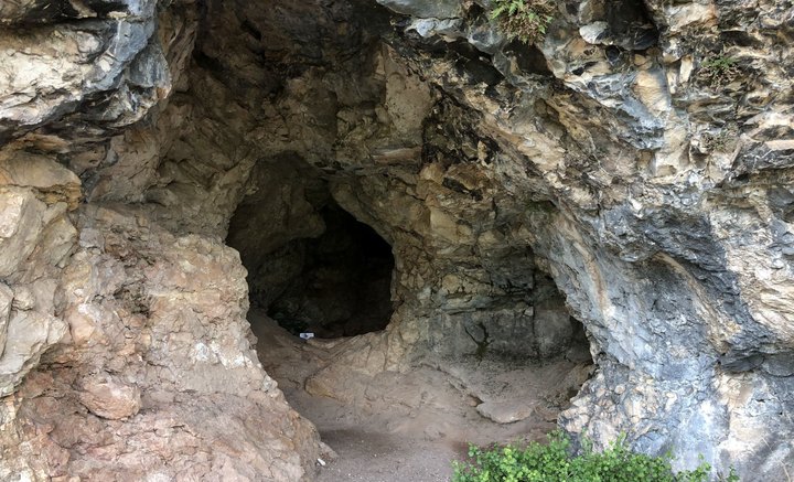There's A South Dakota Trail That Leads To A Cave The Entire Family Will Love