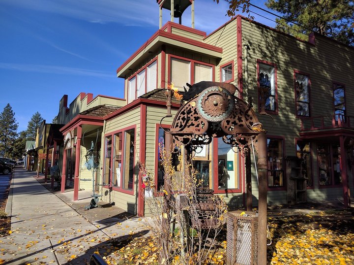 There Are 3 Must-See Historic Landmarks In The Charming Town Of Sisters, Oregon