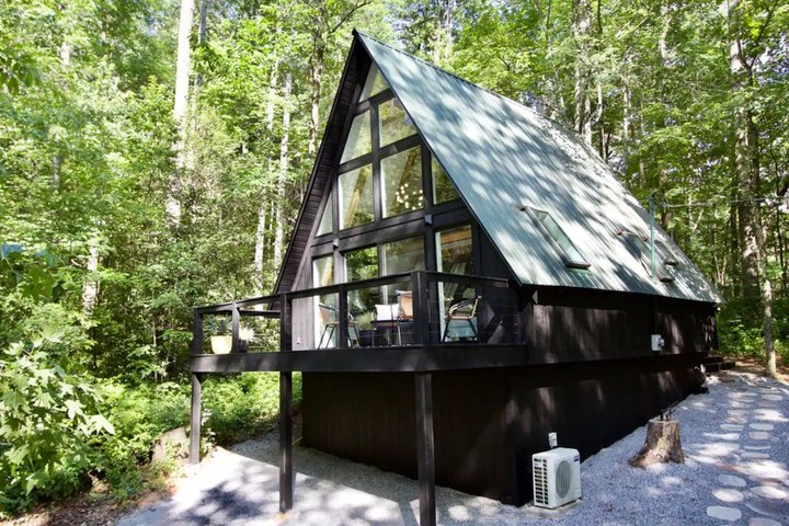 There's An A-Frame Airbnb In Georgia Where You Can Sleep Beneath The Stars