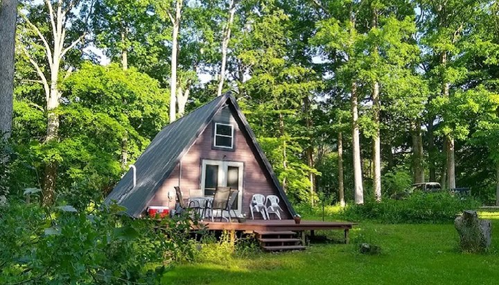 This A-Frame Pet-Friendly Cabin VRBO In Illinois Is One Of The Coolest Places To Spend The Night