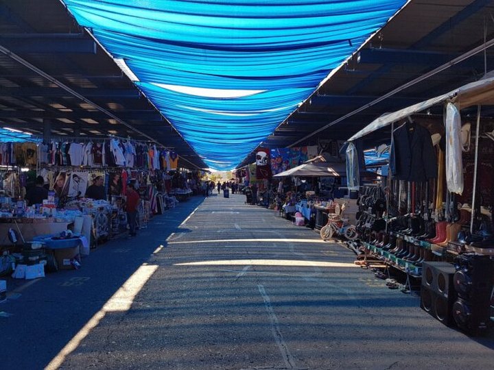 More Than A Flea Market, Phoenix Park 'N Swap In Arizona Also Has Food, Carnival Rides, And More
