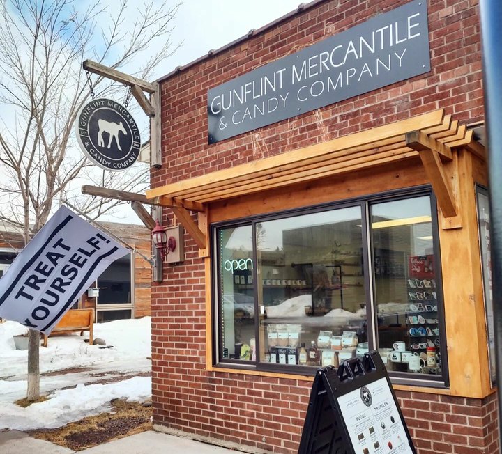 This North Woods Mercantile In Minnesota Sells The Most Amazing Homemade Fudge You'll Ever Try