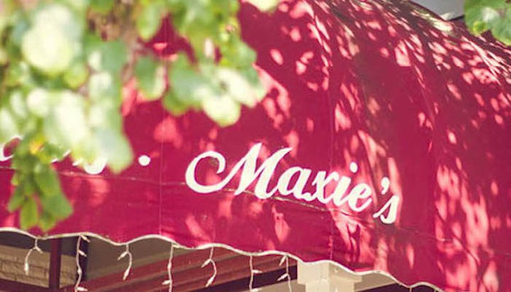 Maxie's Restaurant And Lounge Has Been Serving Up The Best Burgers In Iowa Since 1967