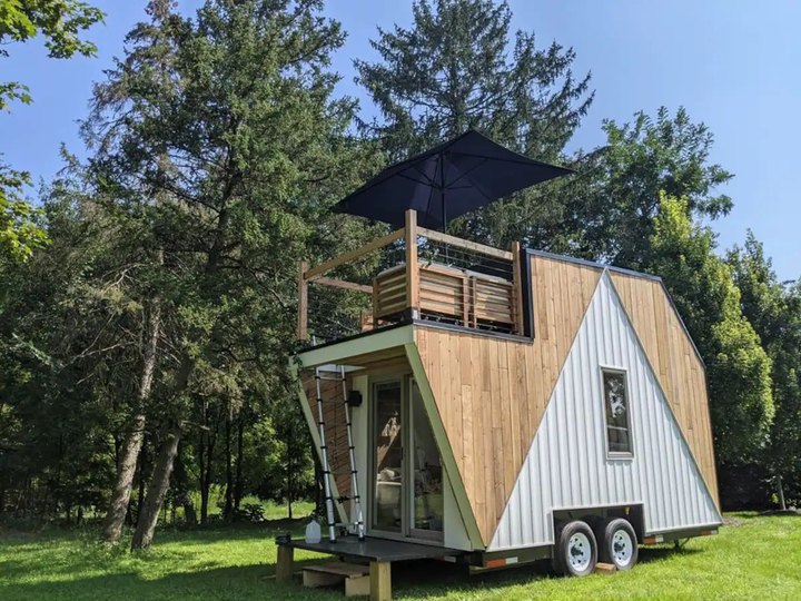 There's A Tiny House Airbnb In New Hampshire Where You Can Truly Sleep Beneath The Stars