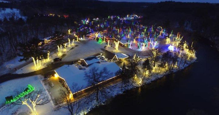The Light Tour At Sam’s Christmas Village In Wisconsin Is Positively Enchanting