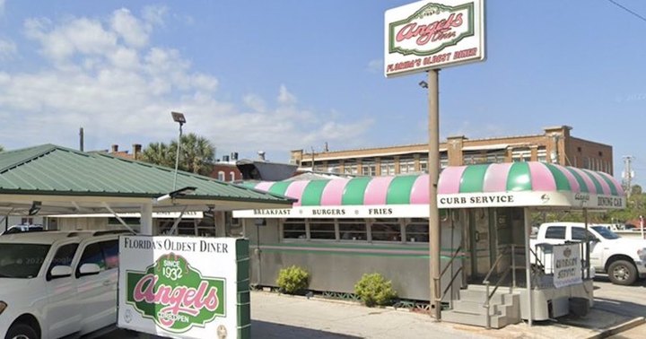 The Oldest Operating Diner In Florida Has Been Serving Mouthwatering Burgers And Onion Rings For Almost 68 Years