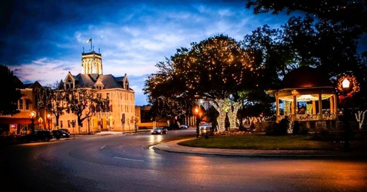 Drink Unlimited Hot Cider And Walk Through Christmas Lights At Wassailfest In Texas