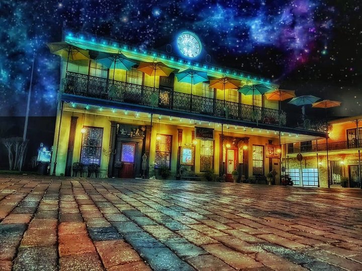 There Are 3 Haunted Hotels Within The Small Town Of Jefferson, Texas Alone And That's Not An Exaggeration