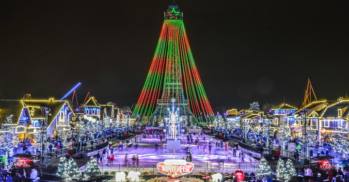 Delight In A 314-Foot Christmas Tree During This Epic Holiday Festival At A Beloved Ohio Amusement Park