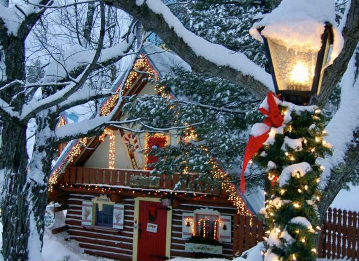Visit The 'North Pole', Then Stay In A Christmas-Themed Airbnb For A Holly Jolly New York Adventure