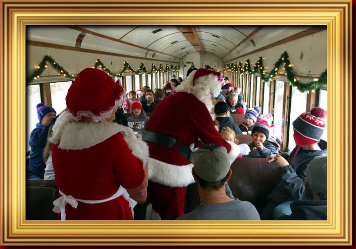 Ride A Christmas Train, Then Stay In A Christmas-Themed Hotel For A Holly Jolly Iowa Adventure