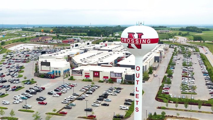 Spanning 400,000 Square Feet, A Massive Outdoor Mall Is Hiding In This Tiny Nebraska Town