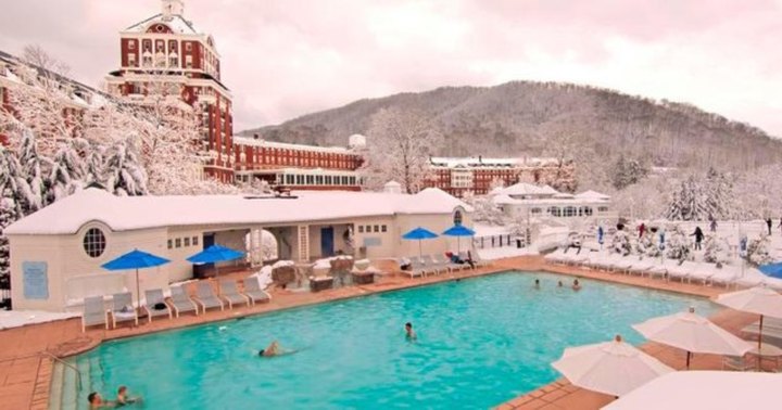 Virginia's Naturally Heated Outdoor Pool Is All You Need This Winter