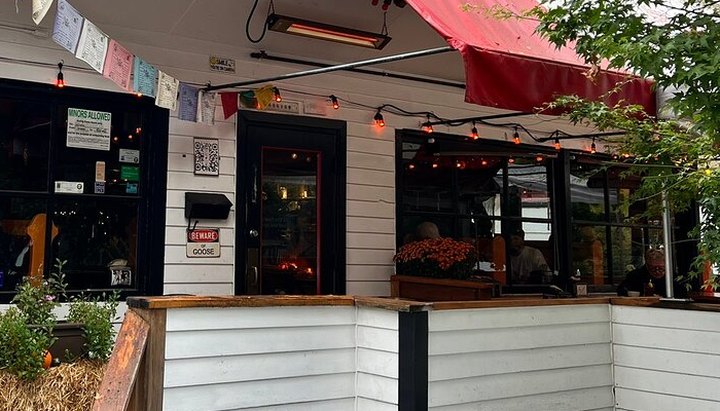 You'll Love Visiting Goose Hollow Inn, An Oregon Tavern Loaded With Local History