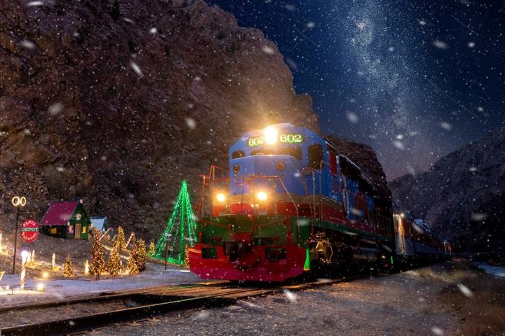 Ride A Christmas Train, Then Stay In A Christmas-Themed Hotel For A Holly Jolly Colorado Adventure
