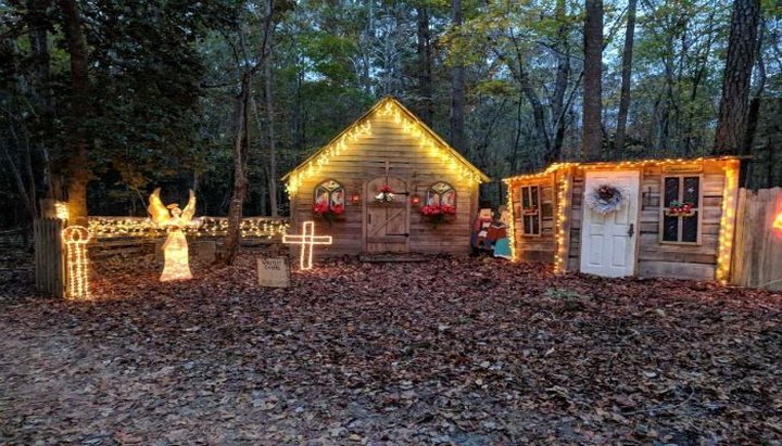 Not Everyone Knows Big Daddy's Farm In North Carolina Puts On A Dazzling Holiday Light Display