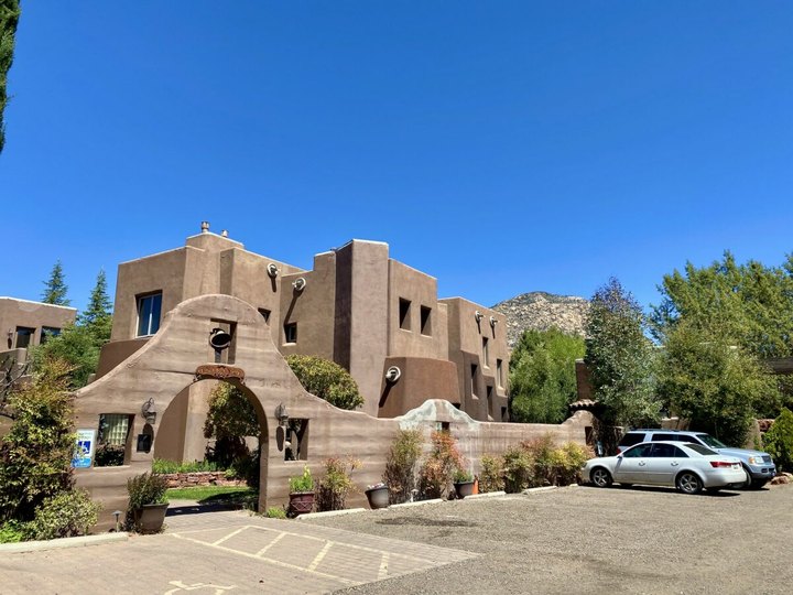 This Iconic Hotel In Arizona Is One Of The Coolest Place You'll Ever Sleep