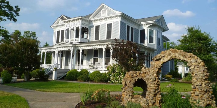 This Might Just Be The Most Beautiful Bed And Breakfast In All Of Georgia