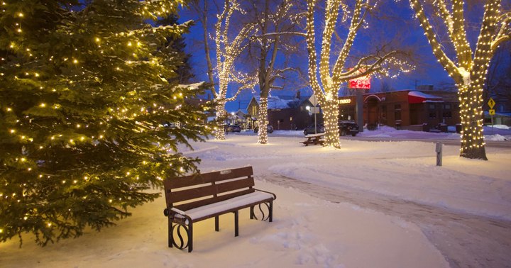 This Montana Christmas Town Is Straight Out Of A Norman Rockwell Painting