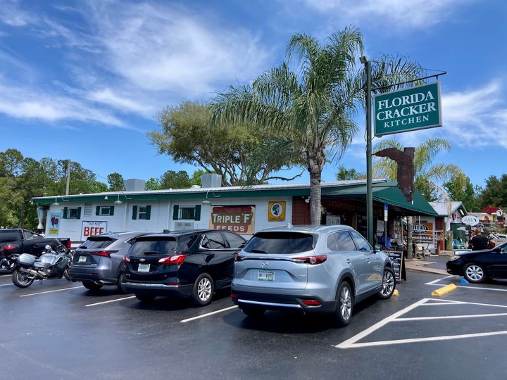 Few People Know One Of The Tastiest Restaurants In America Is Hiding In Small-Town Florida
