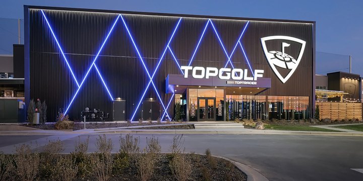 Kansas Has A Brand New Entertainment Venue With Two Floors Of Golf Bays, A Putt-Putt Course, And Virtual Reality Games