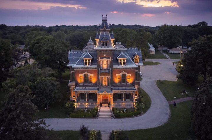 The Haunting Path In Missouri That Celebrates All Things Paranormal