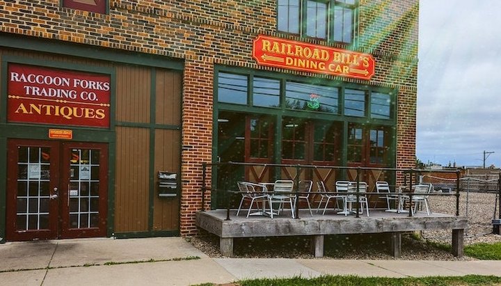 There’s A Restaurant In This Stable Built In 1920 In Iowa And You’ll Want To Visit