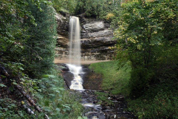 5 Of The Greatest Scenic Hiking Trails In Michigan For Beginners